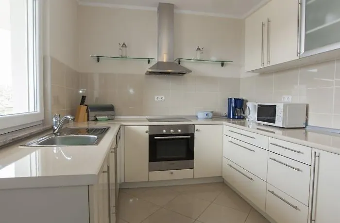 Damjanovic Apartment Makarska