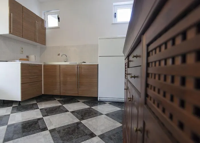 Apartment Damjanovic *