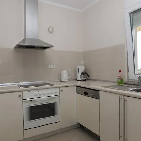 Damjanovic Apartment Makarska