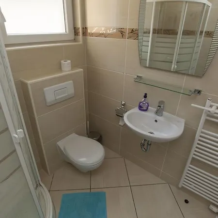 Damjanovic * マカルスカ