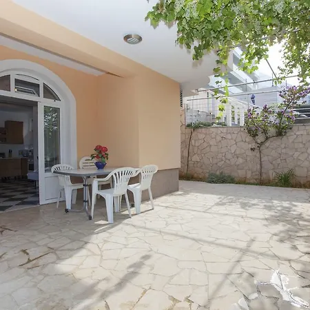 Apartment Damjanovic *