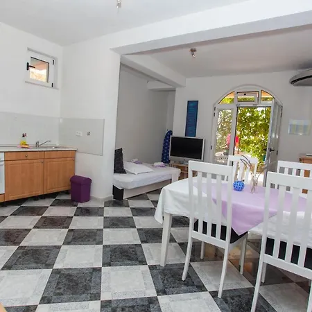 Damjanovic מאקרסקה